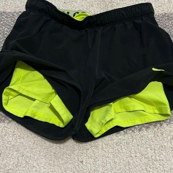 GUC - Nike - XS - Picture 5 of 7